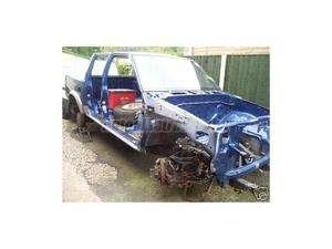 NISSAN NAVARA / Karosszéria, váltó, futómü, ajtók, légzsák, motoralkatrészek